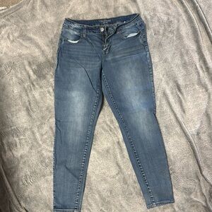 Maurice’s midrise, demin skinny jeans, size, large, lots of stretch, barely worn